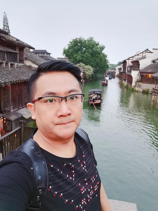 莫圣 Sheng Mo