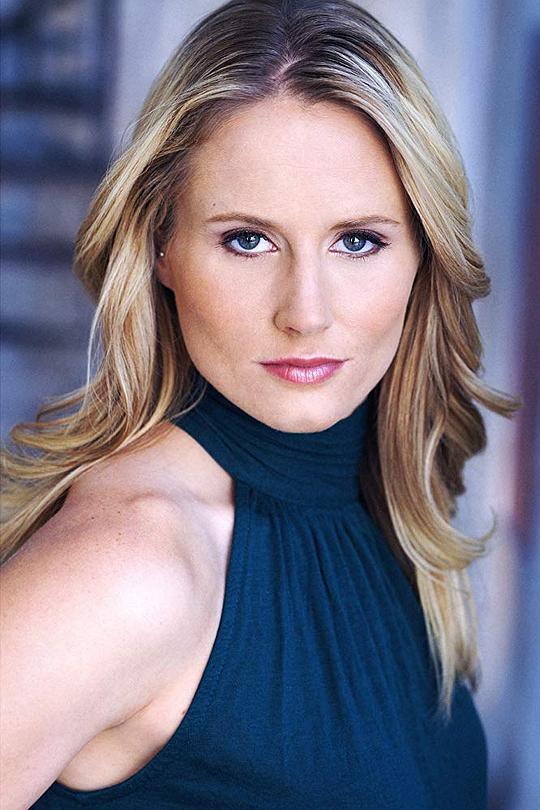 海伦娜·巴雷特 Helena Barrett