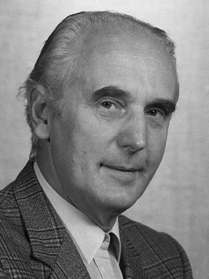 齐格弗里德·门采尔 Siegfried Menzel