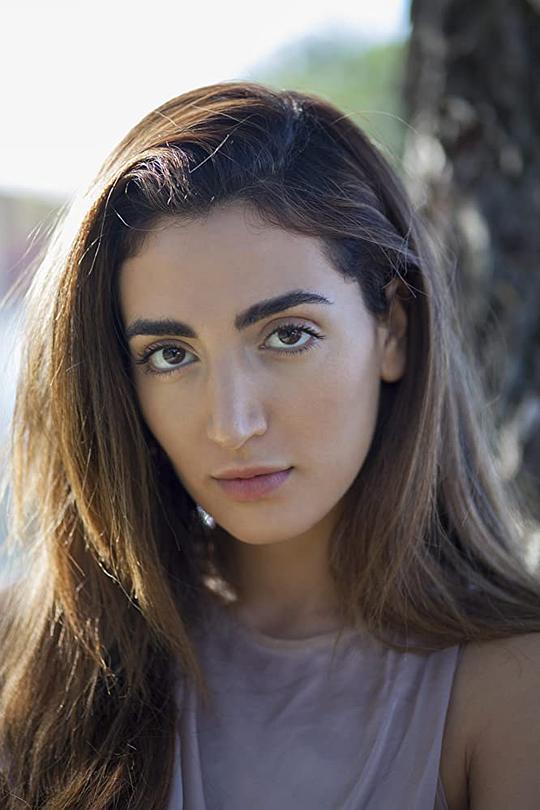 普里西拉·道伊西 Priscilla Doueihy