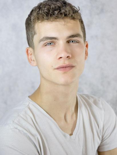 塞尔希奥·卡斯特利亚诺斯 Sergio Castellanos