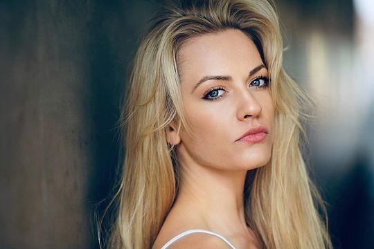 路茜·马丁 Lucy Martin