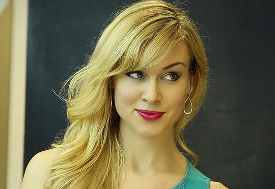 迪尔德丽·洛伦茨 Deirdre Lorenz