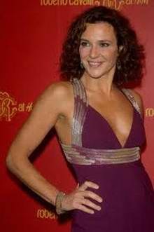 瓦莱里亚·卡瓦利 Valeria Cavalli