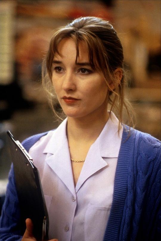 艾米莉·伍夫 Emily Woof