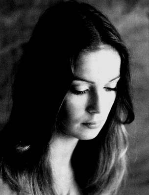 阿尼西·阿尔维娜 Anicée Alvina