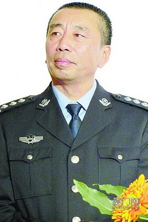 逯长恩 Chang'en Lu