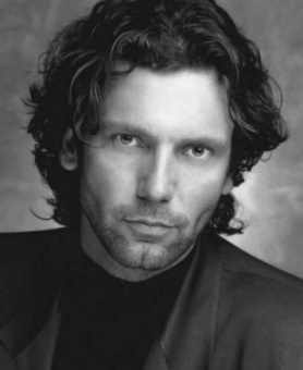 皮特·J.卢卡斯 Peter J. Lucas