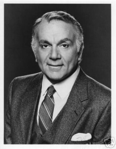 罗伯特·曼丹 Robert Mandan