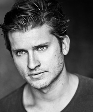 汤姆·韦斯顿-琼斯 Tom Weston-Jones