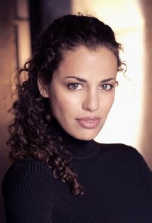 雅典娜·卡尔卡尼斯 Athena Karkanis