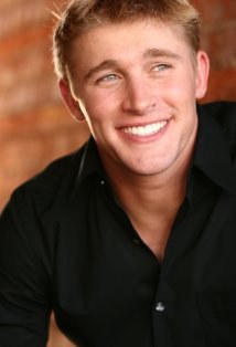 泰勒·贾克布·摩尔 Tyler Jacob Moore