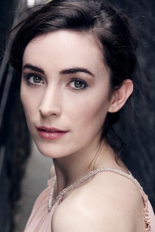 杰拉尔丁·黑克威尔 Geraldine Hakewill