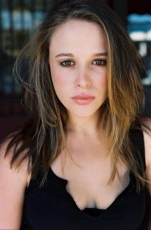 卡拉·德利兹亚 Cara DeLizia