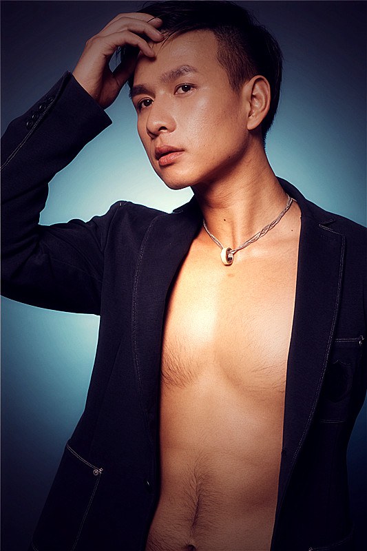 闻小炜 Xiaowei Wen