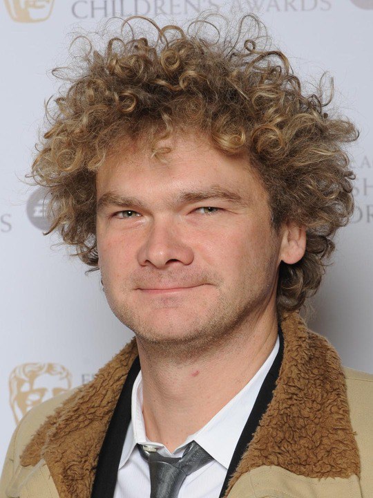 西蒙·法纳比 Simon Farnaby