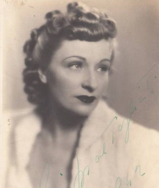 伊弗莉娜·马尔塔亚蒂 Evi Maltagliati