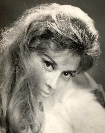 玛拉·玛丽尔 Mara Maryl