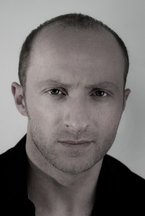 本·洛伊德·霍尔姆斯 Ben Loyd-Holmes