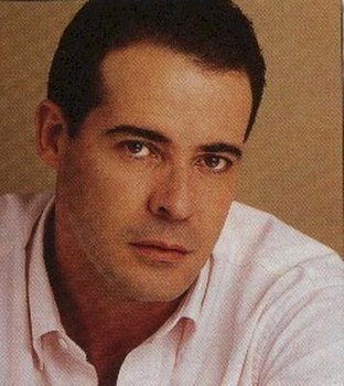 塞萨尔·埃沃拉 César Évora