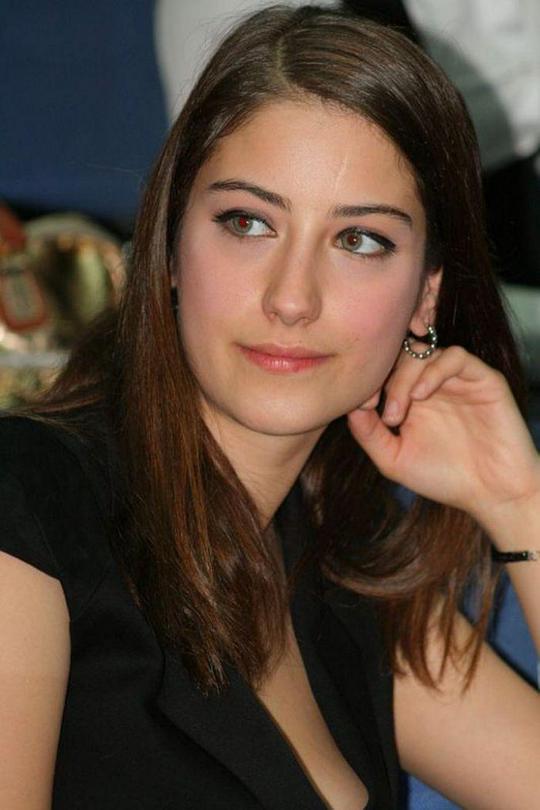 赫再拉.卡亚 Hazal Kaya