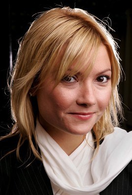 乔莉·柯林斯 Joely Collins