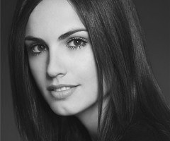克劳迪亚·巴索尔斯 Claudia Bassols