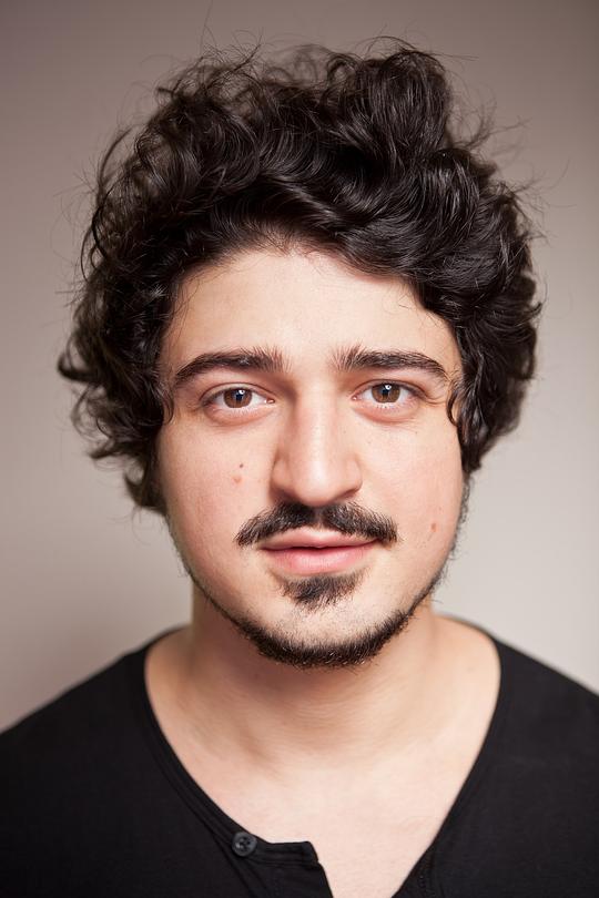 尤里·沙尔达罗夫 Yuri Sardarov