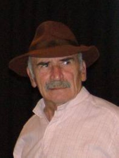 彤吉尔·库图兹 Tuncel Kurtiz