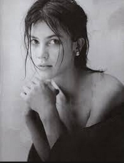 安妮·鲁塞尔 Anne Roussel