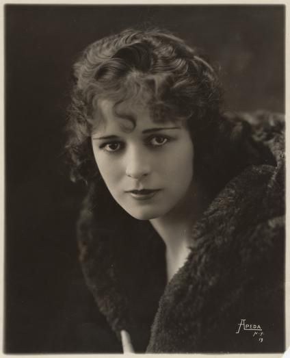 安妮塔·斯图尔特 Anita Stewart