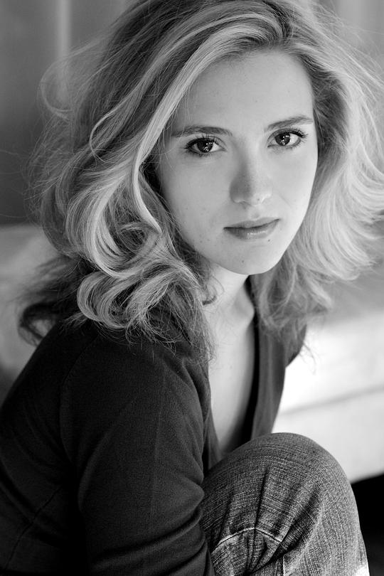伊夫林·布洛初 Evelyne Brochu