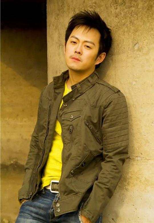 闫霖飞 Linfei Yan