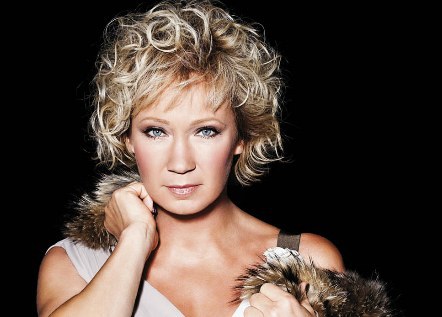 多罗蒂娅·乌德瓦罗什 Dorottya Udvaros