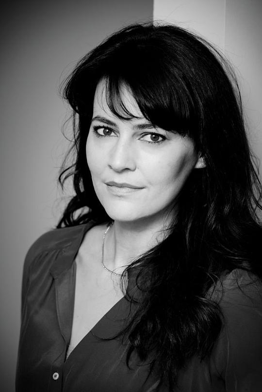 路易斯·德拉米尔 Louise Delamere