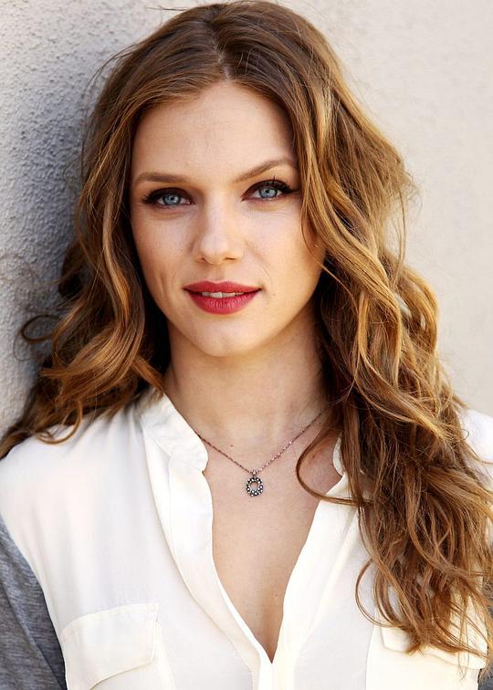 崔茜·史皮瑞达可斯 Tracy Spiridakos