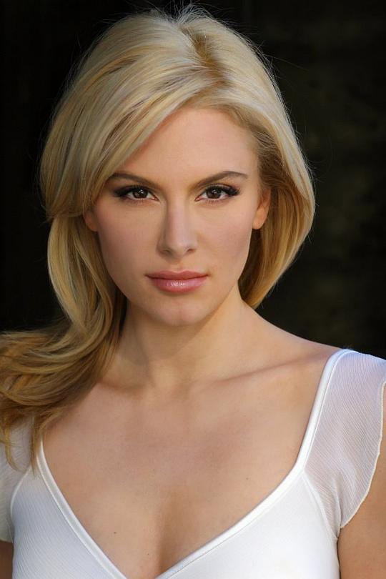 杰姬·摩尔 Jackie Moore