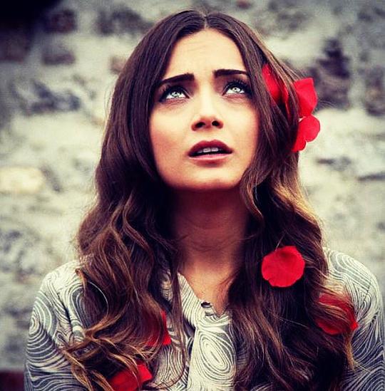 黛穆拉·苏奈马兹 Damla Sönmez