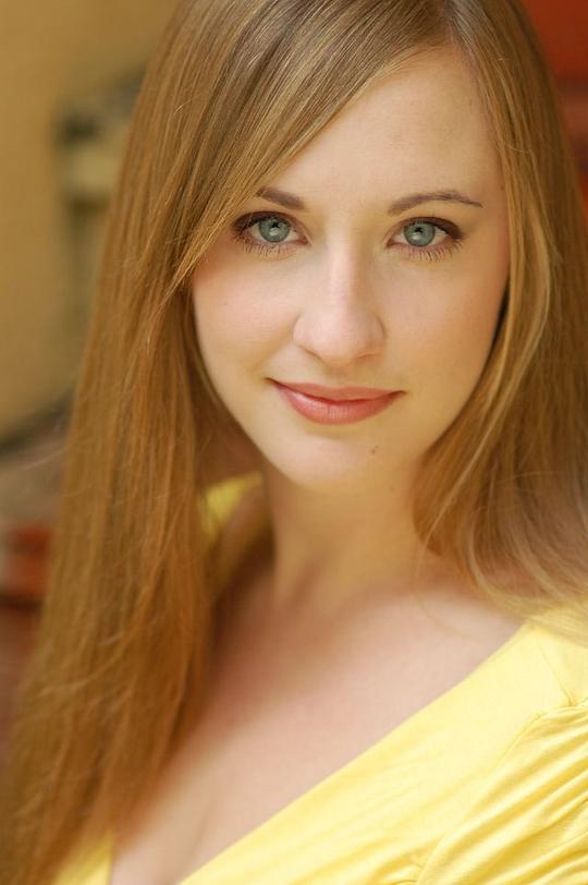 艾米·丽乔 Emily Bridges