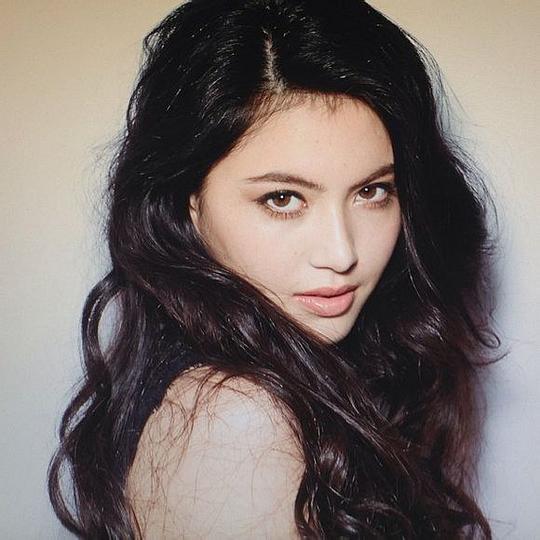 黛薇卡·霍内 Davika Hoorne