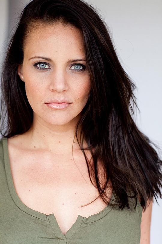 米勒克尔·劳丽 Miracle Laurie