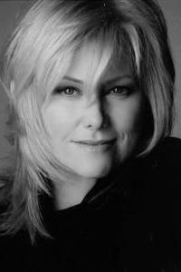 黛博拉-李·福奈丝 Deborra-Lee Furness