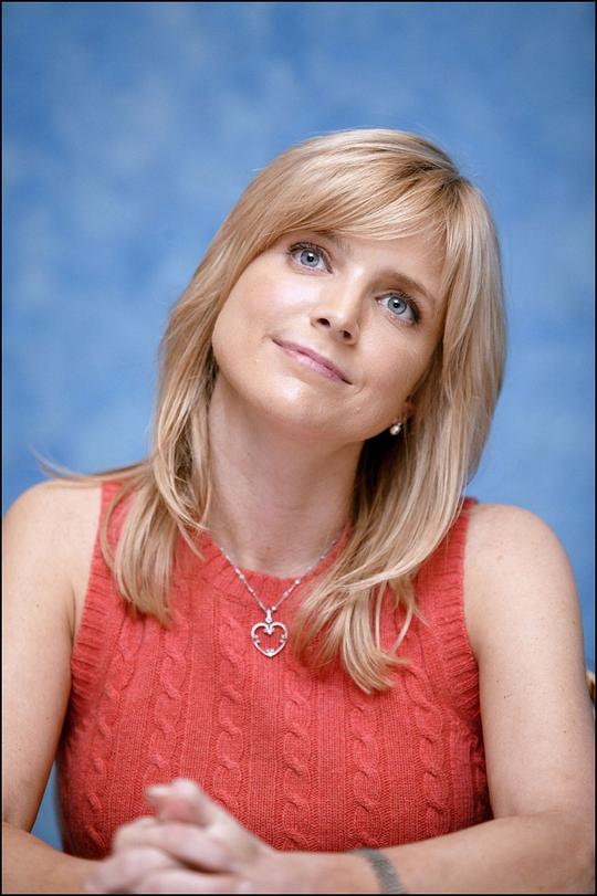 考特尼·索恩·史密斯 Courtney Thorne-Smith