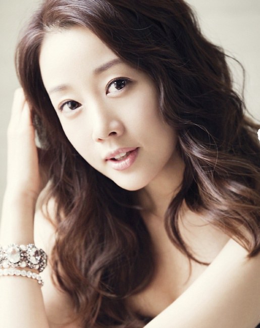 尹孙河 Son Ha Yoon