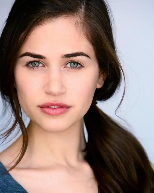 艾丽克斯·伊丽莎白·吉特 Alix Elizabeth Gitter