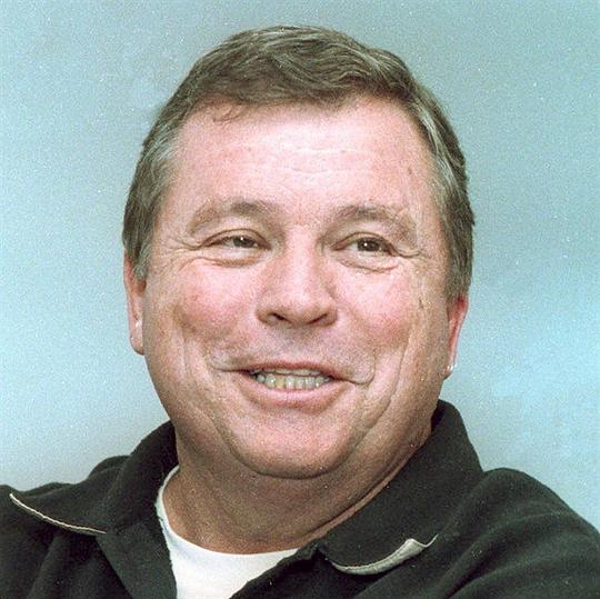 汤姆·劳克林 Tom Laughlin