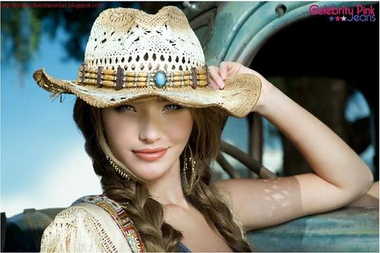 夏奈尔·塞拉亚 Chanel Celaya