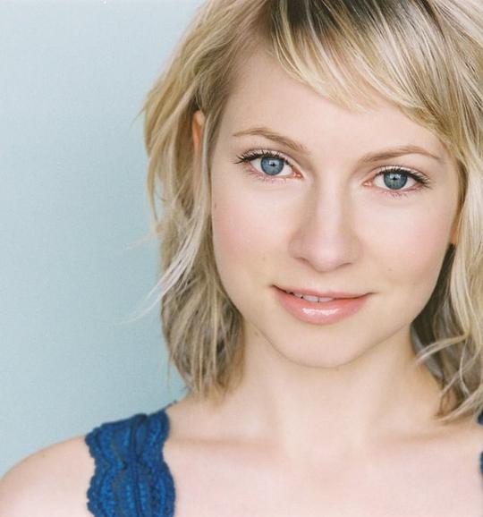 安娜·摩尔 Anna Moore