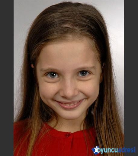 迪拉热·库尔图卢斯 Dilara Kurtulus