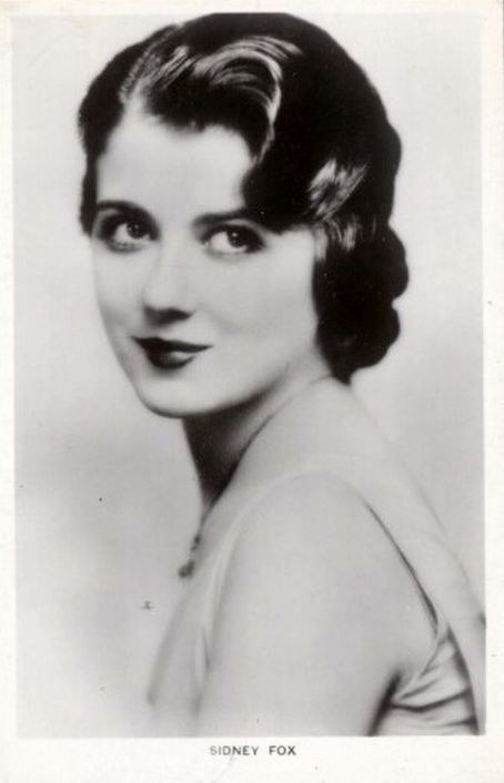希妮·福克斯 Sidney Fox